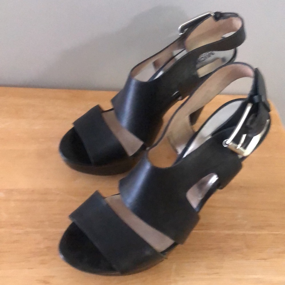 Women’s platform heel. Black. Michael Kors. - Picture 4 of 4